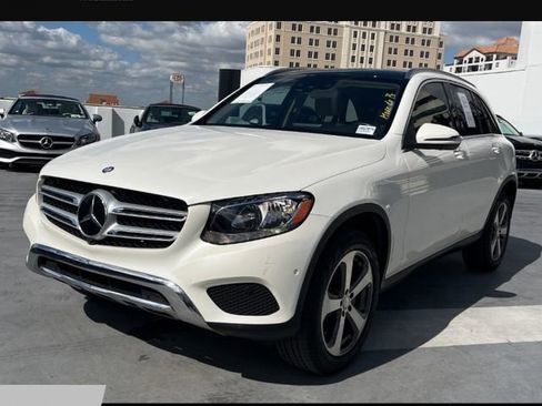 Used 2016 Mercedes-Benz GLC 300 4MATIC image 2
