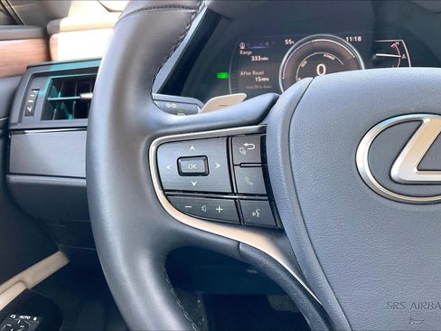 Used 2025 Lexus ES 300h w/ Premium Package image 22