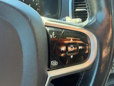 Used 2021 Volvo XC90 T5 Momentum w/ Climate Package AWD/4WD image 14
