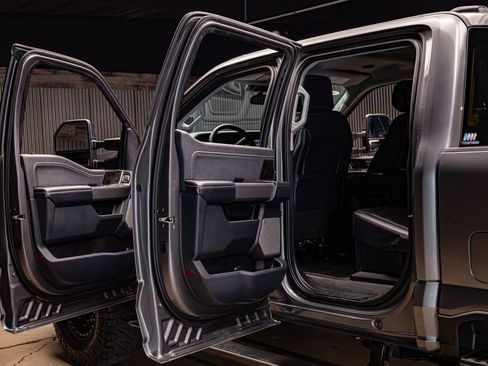 Used 2025 Ford F350 Lariat w/ Lariat Ultimate Package image 32