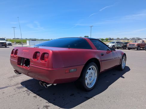 Used 1991 Chevrolet Corvette Coupe RWD image 5