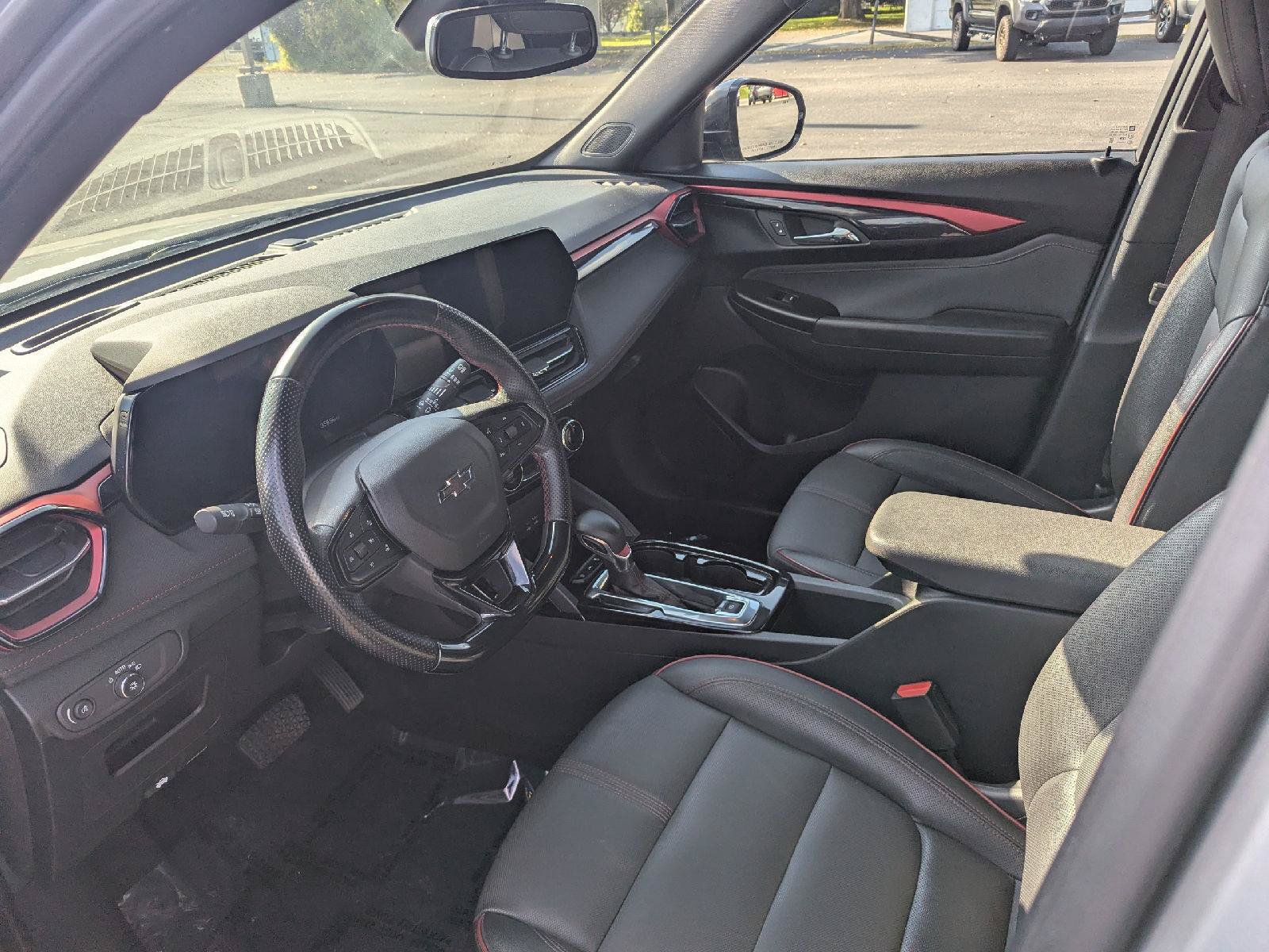 Used 2024 Chevrolet TrailBlazer RS w/ Convenience Package AWD/4WD image 13