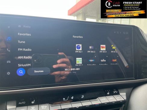 Used 2025 Toyota Camry XSE FWD image 12