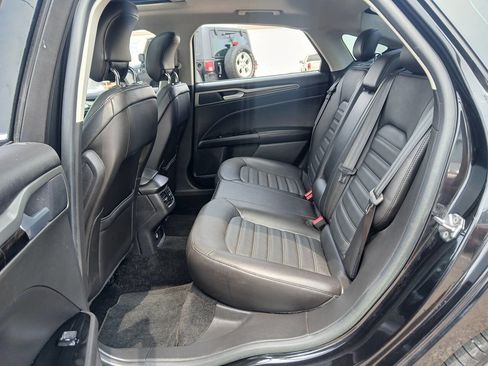 Used 2013 Ford Fusion SE FWD image 10
