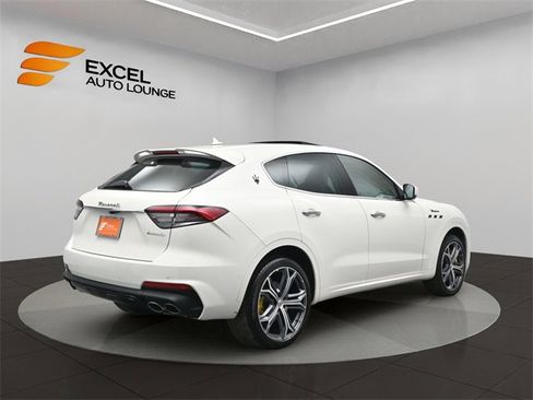 Used 2022 Maserati Levante Modena image 5