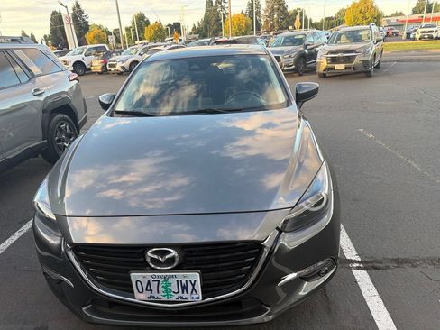 Used 2017 MAZDA MAZDA3 Grand Touring w/ Premium Equipment Package FWD image 8