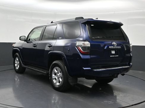 Used 2020 Toyota 4Runner SR5 AWD/4WD image 3