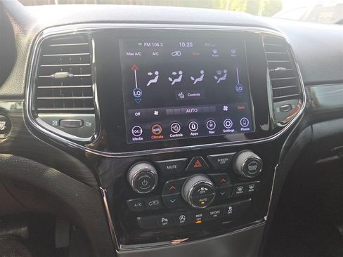 Used 2021 Jeep Grand Cherokee Laredo X AWD/4WD image 14