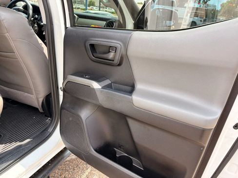 Used 2019 Toyota Tacoma SR5 RWD image 39