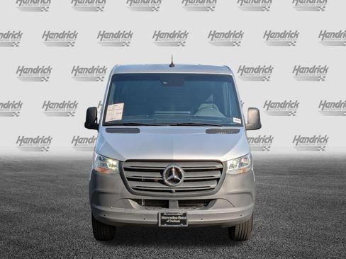 Used 2024 Mercedes-Benz Sprinter 2500 image 3