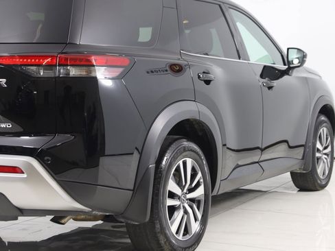 Used 2023 Nissan Pathfinder SL image 44