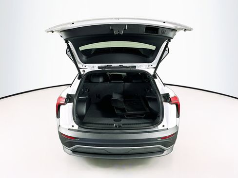 Used 2024 Chevrolet Blazer EV LT image 29