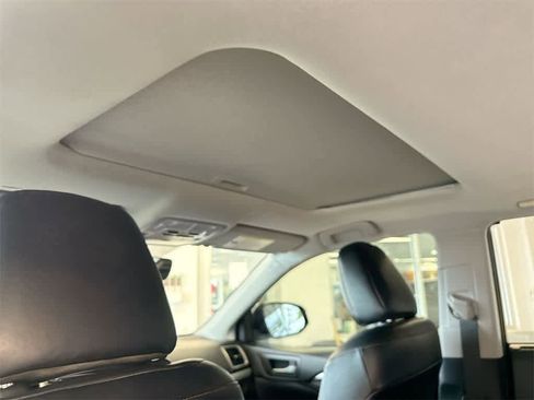 Used 2019 Toyota Highlander XLE image 20