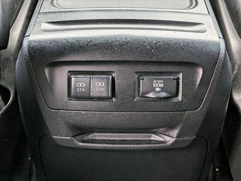 Used 2019 Toyota Sienna SE image 17