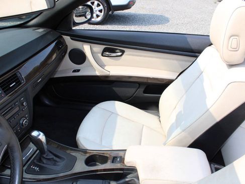 Used 2013 BMW 328i Convertible RWD image 22