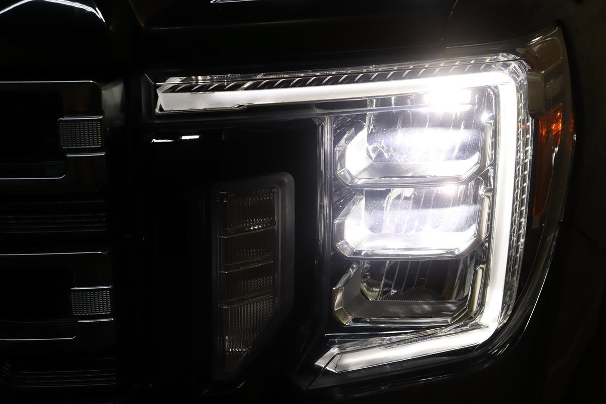 Used 2023 GMC Sierra 2500 AT4 w/ AT4 Premium Plus Package AWD/4WD image 13