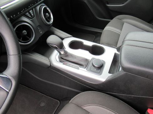 Used 2025 Chevrolet Blazer LT FWD image 19