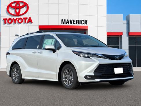 New 2026 Toyota Sienna XLE FWD image 7