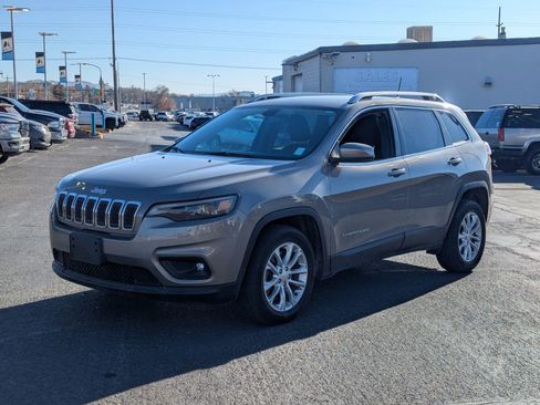 Used 2019 Jeep Cherokee Latitude w/ Popular Appearance Group FWD image 9