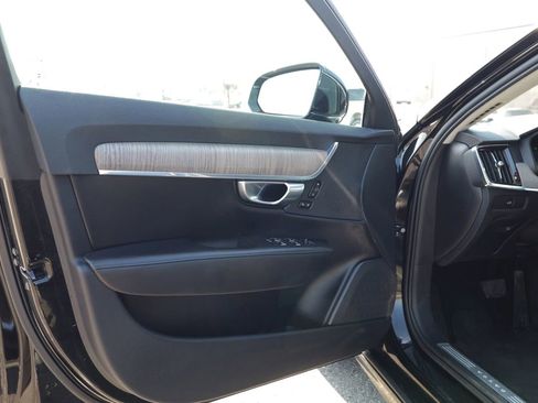 Used 2023 Volvo S90 B6 Plus image 15