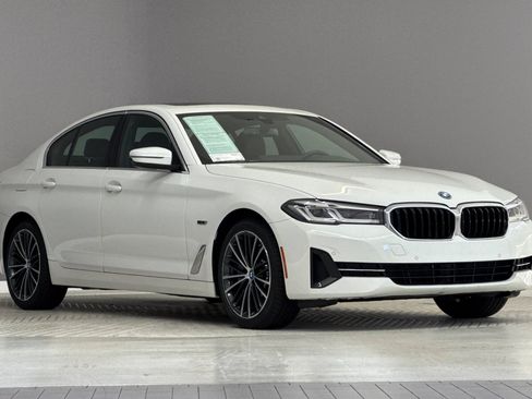 Certified 2023 BMW 530e w/ Convenience Package RWD image 7