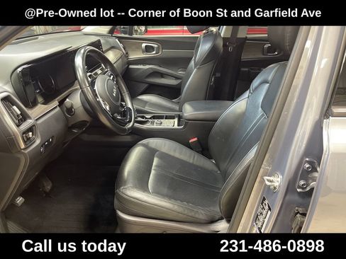 Used 2022 Kia Sorento S w/ Panoramic Sunroof Package AWD/4WD image 14