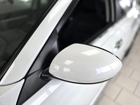 Used 2023 Nissan Altima 2.5 SV w/ SV Premium Package image 15