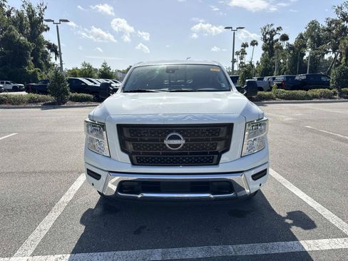 Used 2024 Nissan Titan SV w/ SV Convenience Package RWD image 8