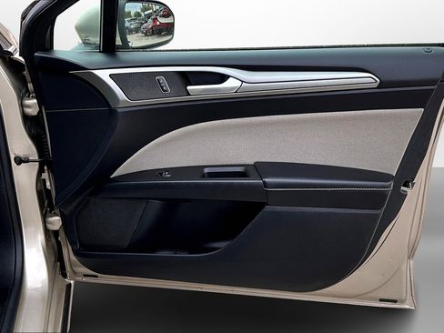 Used 2018 Ford Fusion S image 26