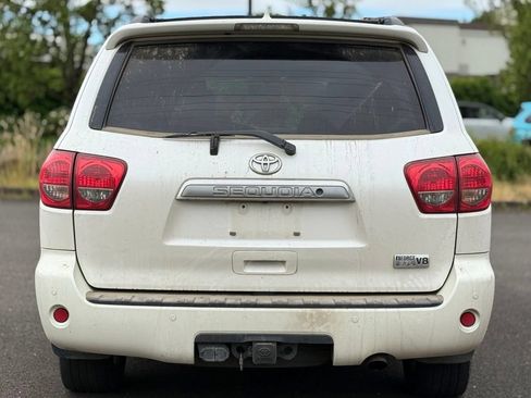 Used 2015 Toyota Sequoia Platinum AWD/4WD image 4
