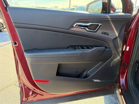 Used 2025 Kia Sportage SX Prestige image 10