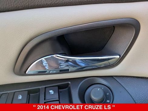 Used 2014 Chevrolet Cruze LS FWD image 11