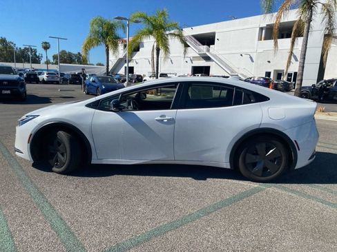 Used 2023 Toyota Prius LE image 4