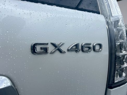 Used 2023 Lexus GX 460 Luxury w/ Accessory Package AWD/4WD image 33