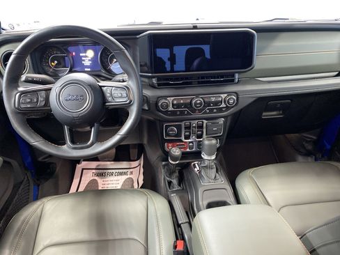 Certified 2024 Jeep Gladiator Mojave image 31