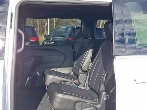 New 2026 Chrysler Voyager LX image 6