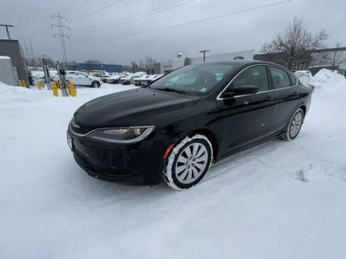 Used 2015 Chrysler 200 LX image 5