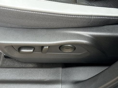 Used 2025 Buick Envision Sport Touring AWD/4WD image 18