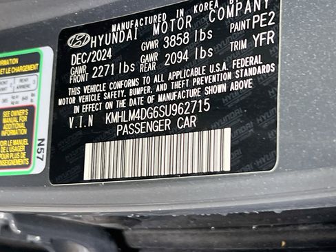 Used 2025 Hyundai Elantra Sport FWD image 29
