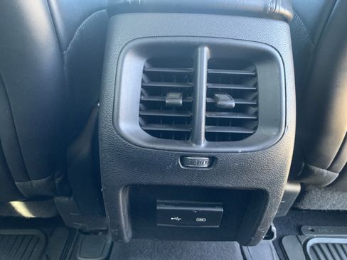 Used 2019 Jeep Cherokee Latitude Plus image 35