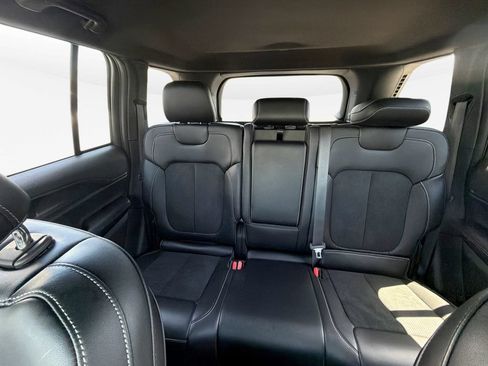 Used 2025 Jeep Grand Cherokee Altitude RWD image 26