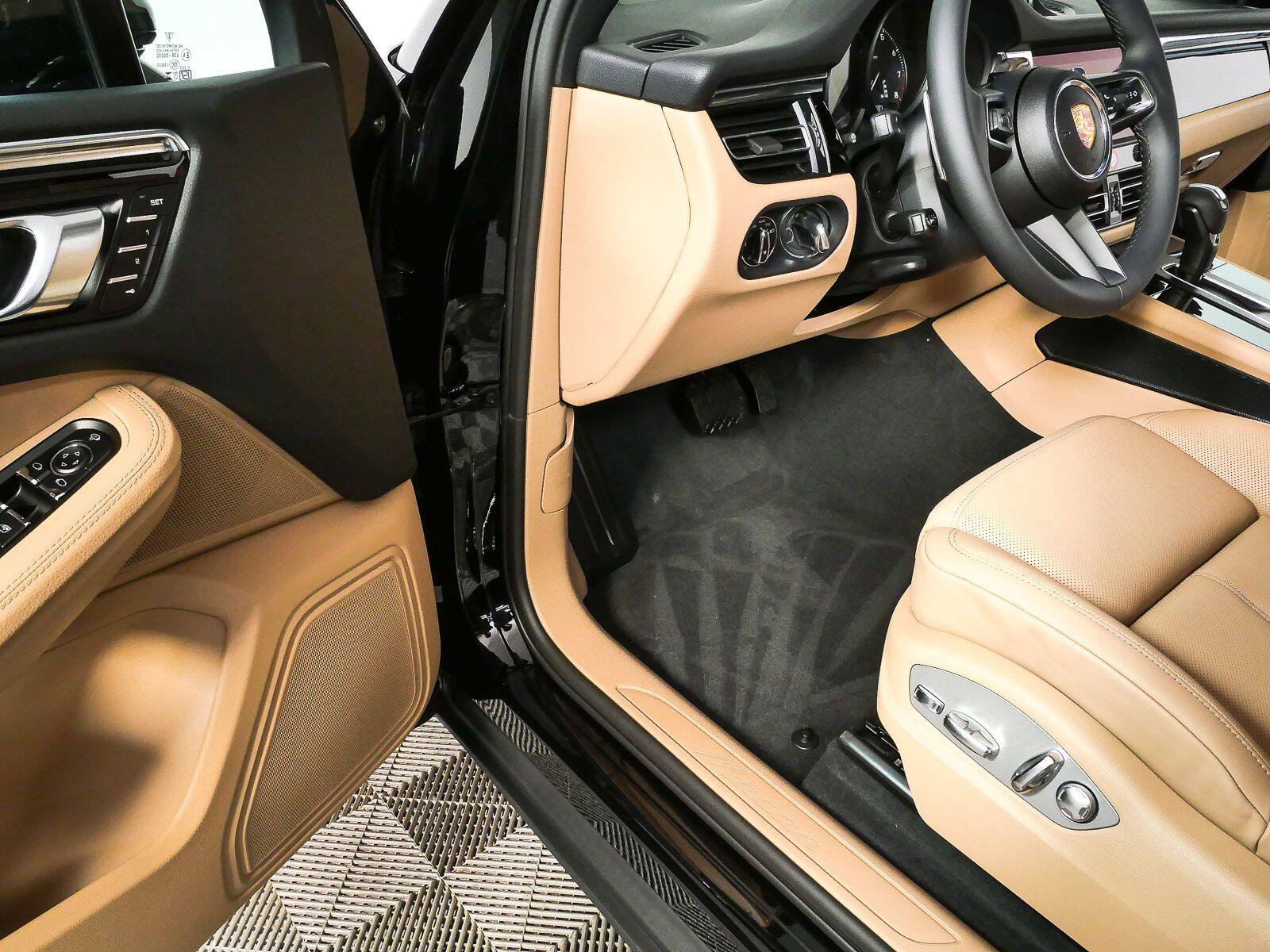New 2026 Porsche Macan Turbo AWD/4WD image 7