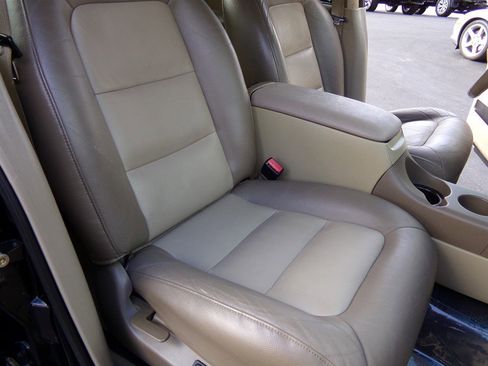 Used 2004 Ford Explorer Sport Trac XLT image 34