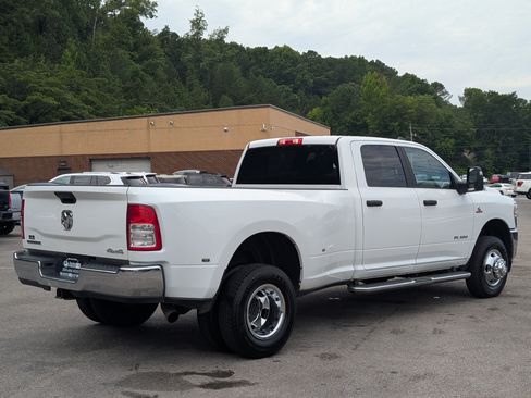 Used 2024 RAM 3500 Big Horn AWD/4WD image 9
