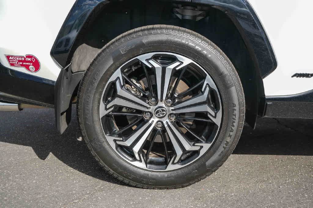 Used 2024 Toyota RAV4 XSE w/ Weather Package AWD/4WD image 10
