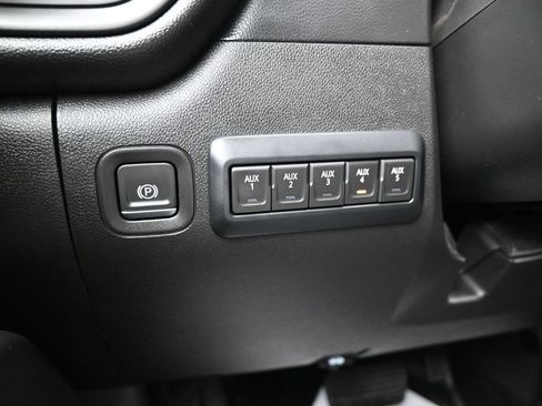 Used 2020 GMC Sierra 2500 4x4 Crew Cab w/ Fleet Convenience Package image 13