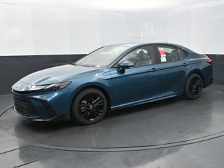 Used 2025 Toyota Camry SE video 1