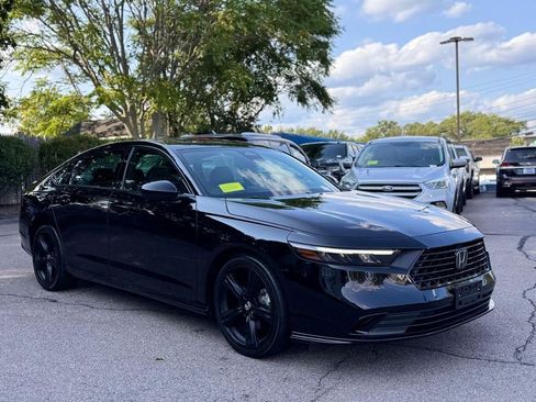 Used 2024 Honda Accord Sport image 8