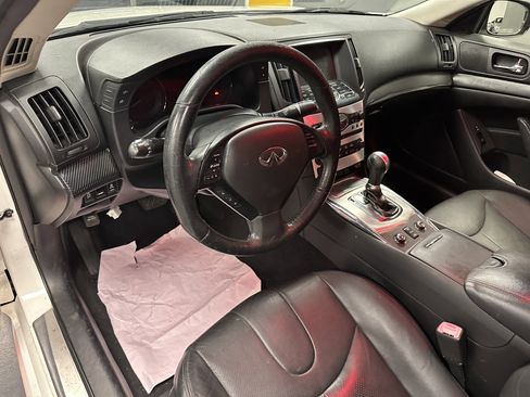 Used 2013 INFINITI G37 x w/ Premium Pkg image 8