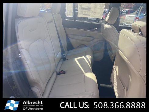 New 2025 Jeep Grand Cherokee Limited w/ Luxury Tech Group II image 14